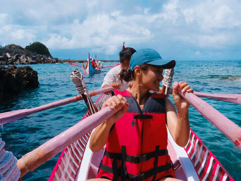 東海岸「蘭島前行者」團隊，蘭嶼拼板舟體驗