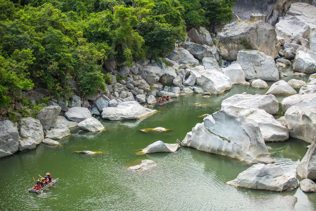 東河橋下的泰源幽谷