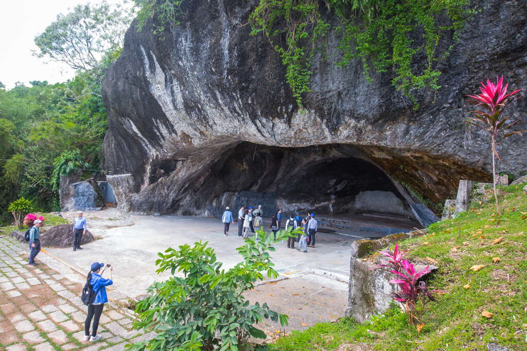 Baxian Cave