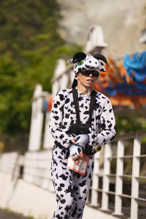 選手以乳牛為變裝主題