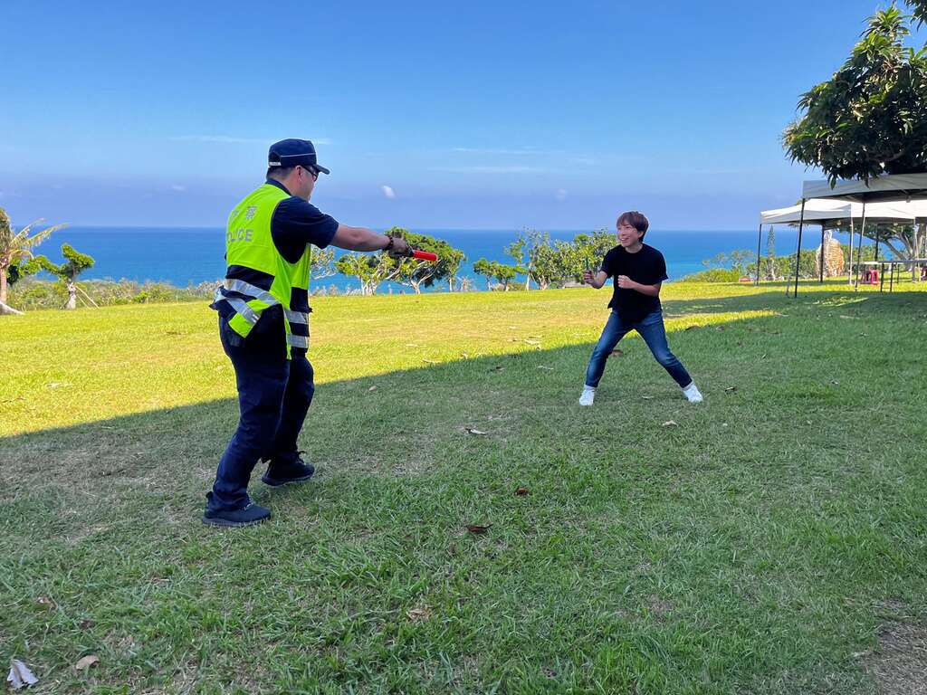 模擬無差別攻擊與警察對峙狀況