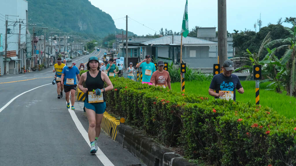 選手賣力奔跑