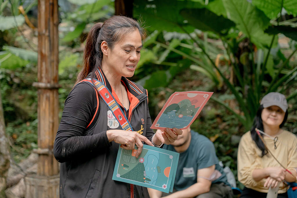 透過童部野放親子互動卡牌，增進親子間的互動與讚美