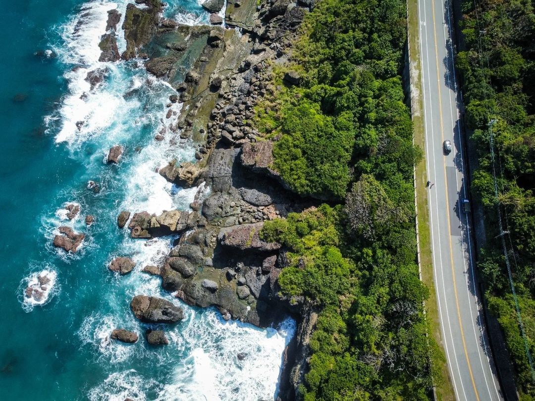 藍色廊道，時速越放越慢，心也是。-感謝 @stevenkming  分享美照☺️-歡迎在您的照片標記我們 @ecnsa讓更多人看見...