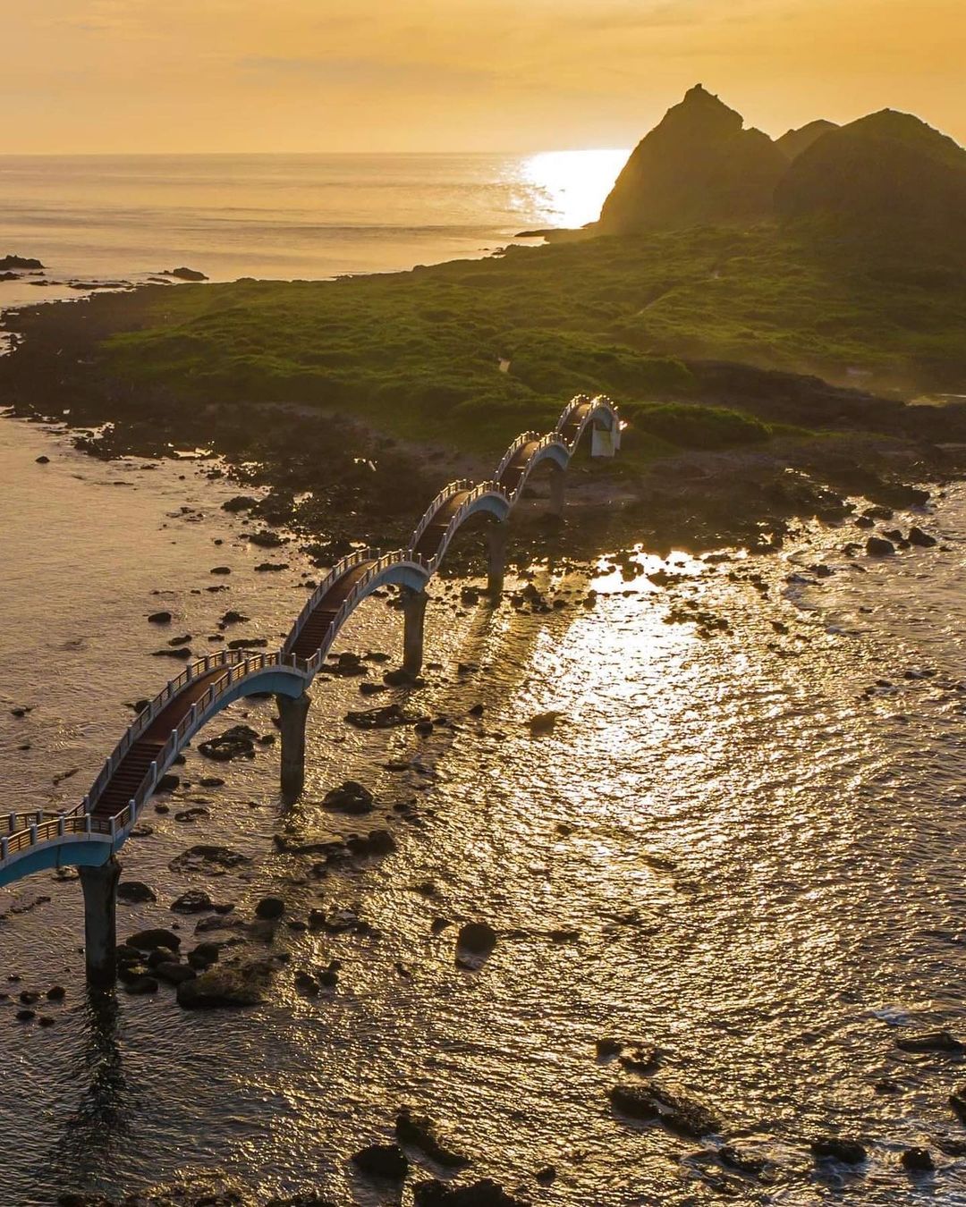 新年快樂❤️❤️❤️愛大家-歡迎在您的照片標記我們 @ecnsa讓更多人看見台灣最美東海岸在想投稿的照片上標註@ecnsa就有機會...