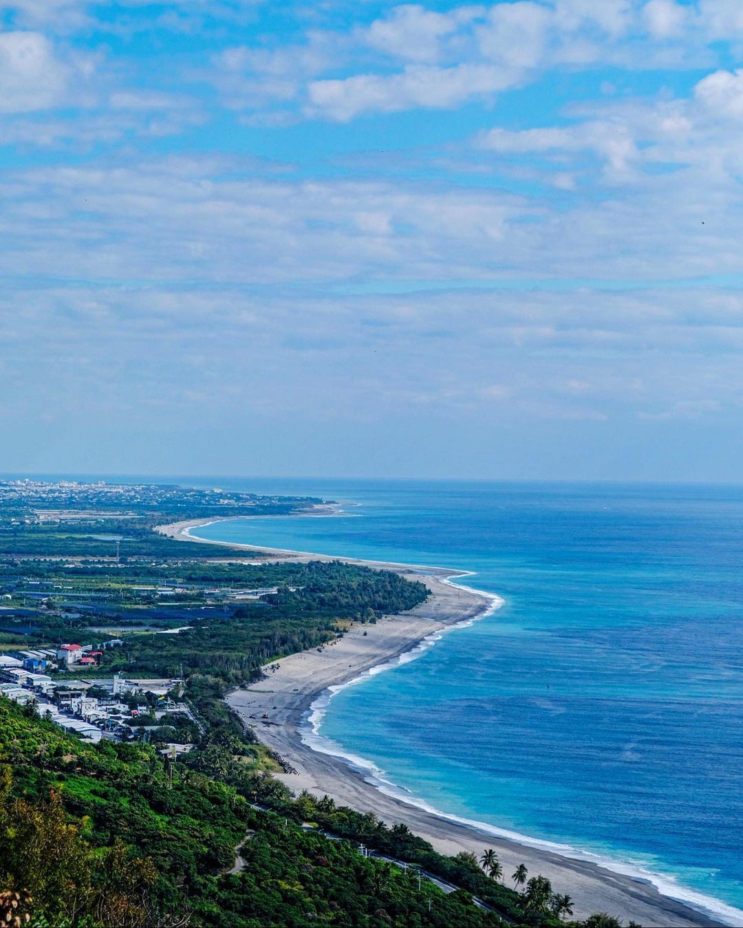 2022倒數中，好險回憶中都是滿滿的太平洋藍-感謝 @ericphoto929  分享美照☺️-歡迎在您的照片標記我們 @ecns...