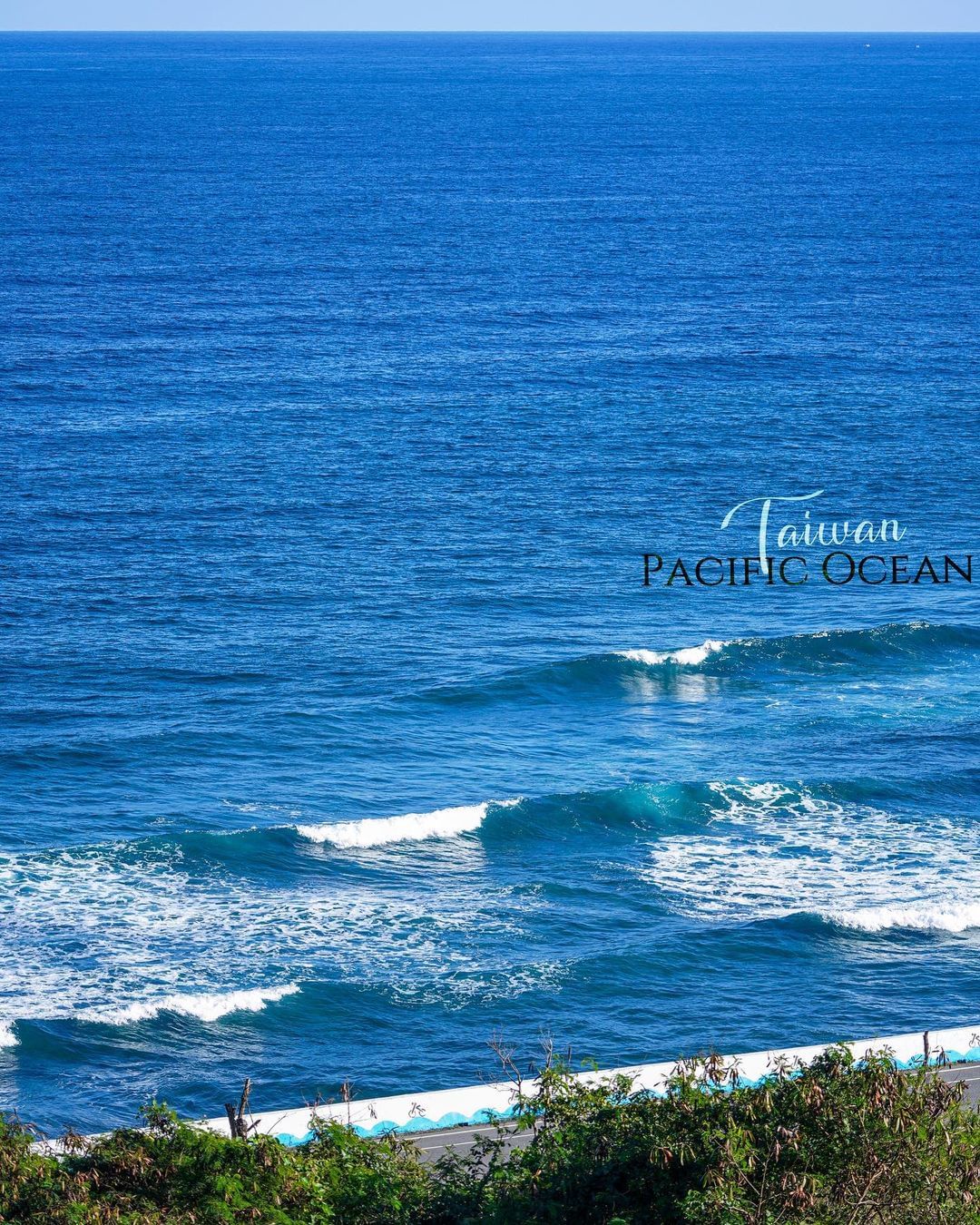 海景第一排玩滑板也是在地人超愛的自行車道-感謝 @soultranquility  分享美照☺️-歡迎在您的照片標記我們 @ecn...