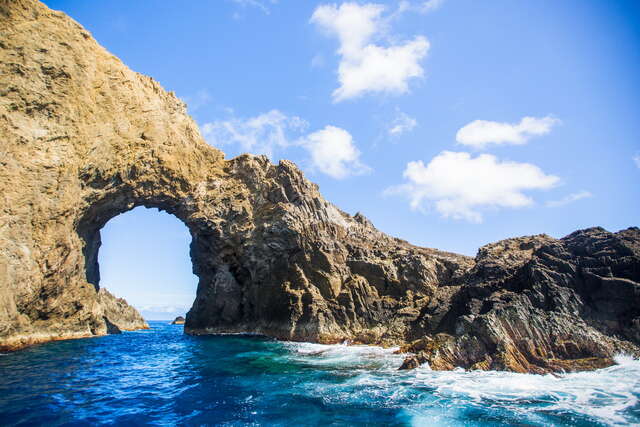 樓門岩是綠島最具代表性的海蝕洞穴