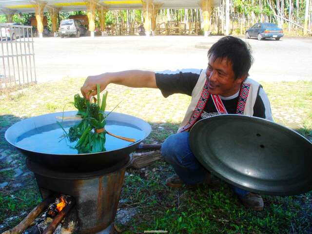 煮菜中(商家提供),奇美部落廚房