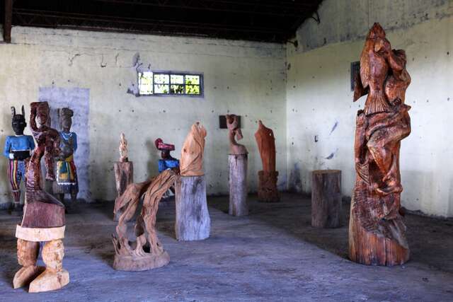 這是都蘭糖廠的木雕