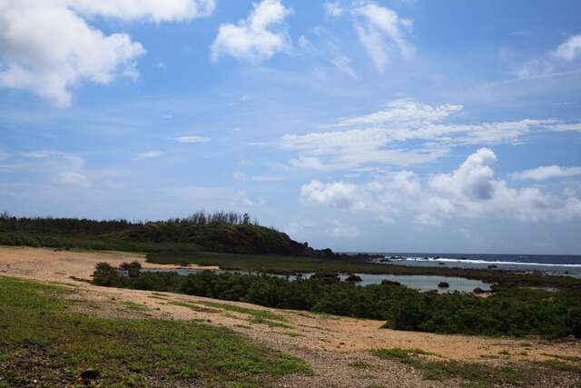 這是綠島露營區晴朗的天空