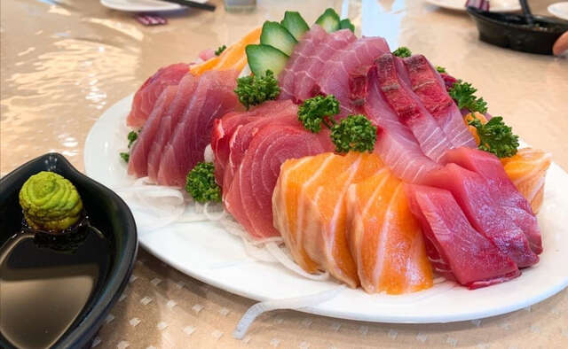 綜合生魚片