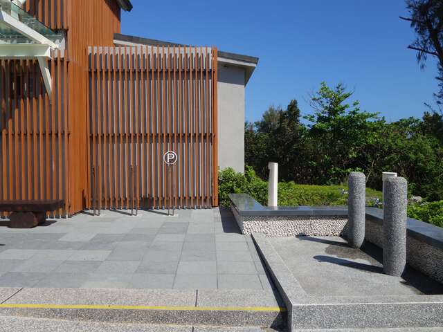 三仙台遊客中心提供放置單車及洗手洗腳的服務設施