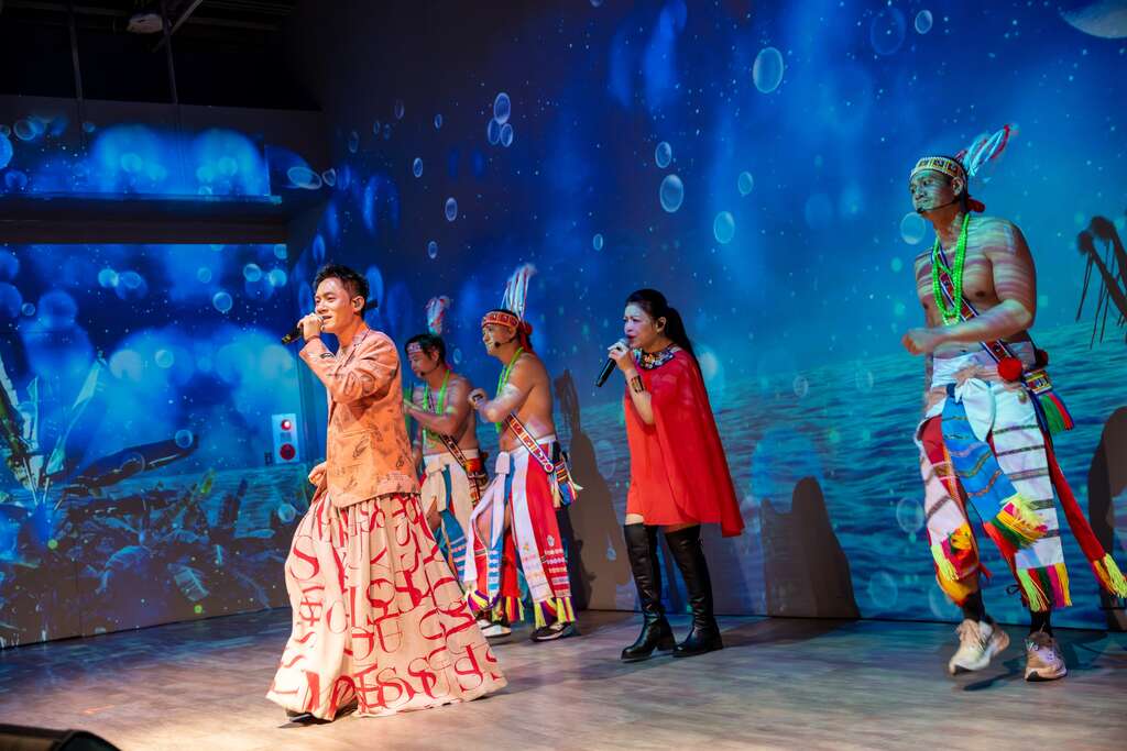 金曲歌后阿洛·卡力亭·巴奇辣與Ponay現場演出