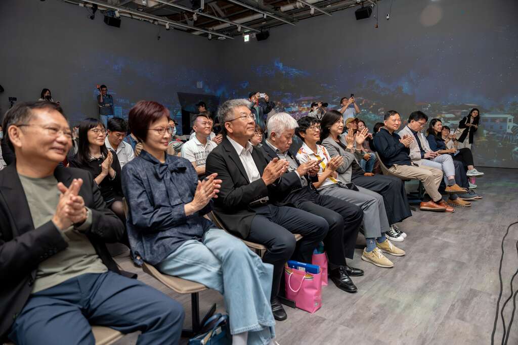 現場貴賓聆聽演出