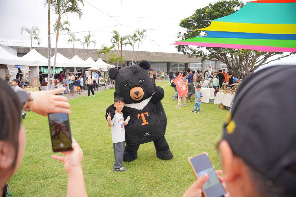 喔雄組長逛市集