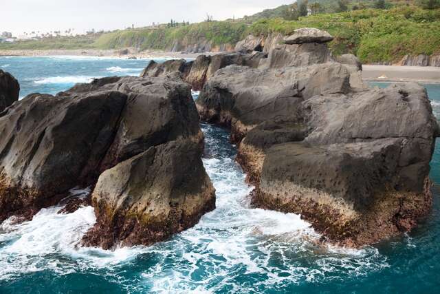 これは、海岸には石の傘岩です