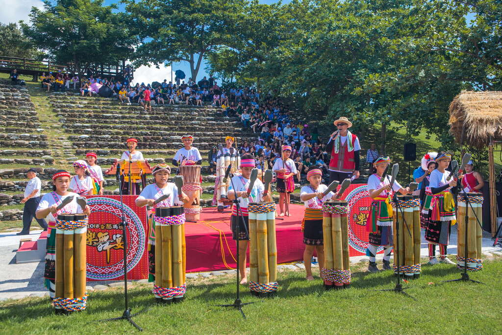 阿美族樂團表演