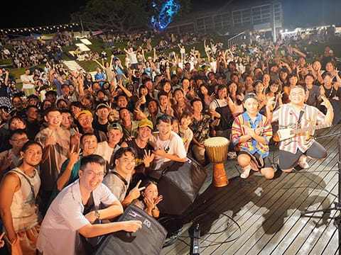 黑旋風與現場觀眾大合照