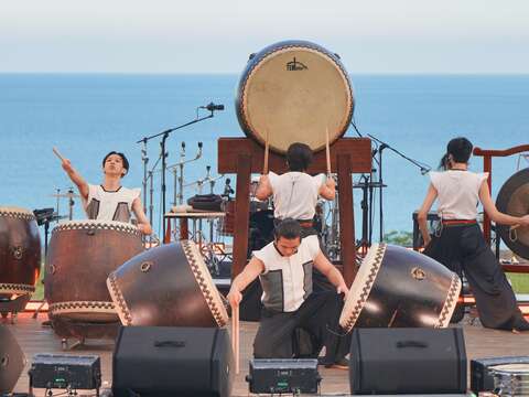 十鼓擊樂團開場演出